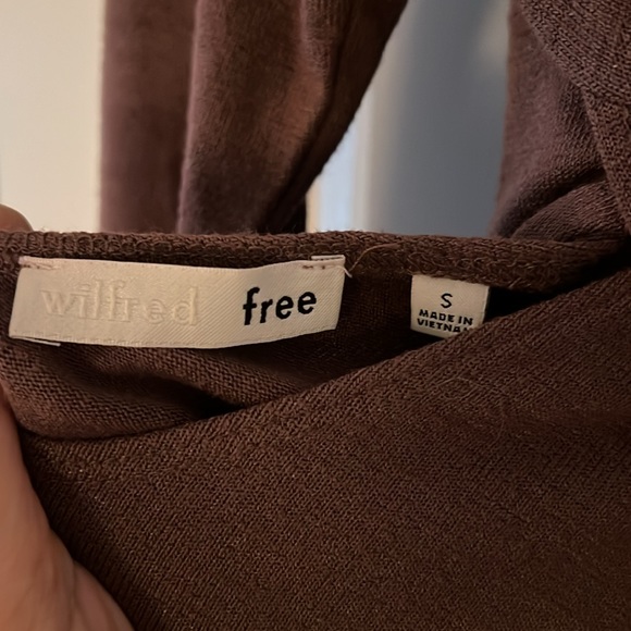 Aritzia Wilfred Free Open back waist tie sweater - Picture 3 of 3